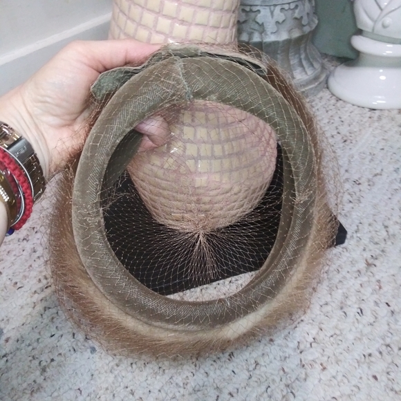 Vintage Netted Brown Mink Ring Fascinator - Picture 6 of 9